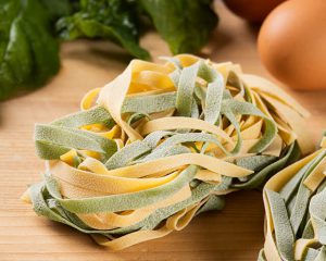 Tagliatelle all’uovo paglia e fieno